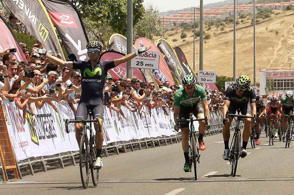 Alejandro Valverde (Movistar Team) defeats Carlos Barbero (Caja Rural) and Jes&uacute;s Herrada (Movistar Team) to take the 'rojigualda'