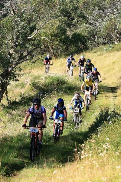 Riders tackle the Stage 1, 25km course
