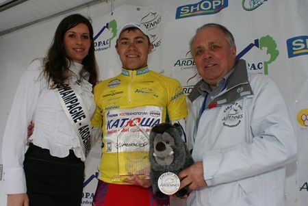 Russian Mikhail Antonov (Itera-Katusha) on the podium after winning the overall.
