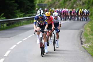 Tour Auvergne-Rhône-Alpes stage 4 LIVE: Strong breakaway finally forms with the likes of Simmons and Fisher-Black in front