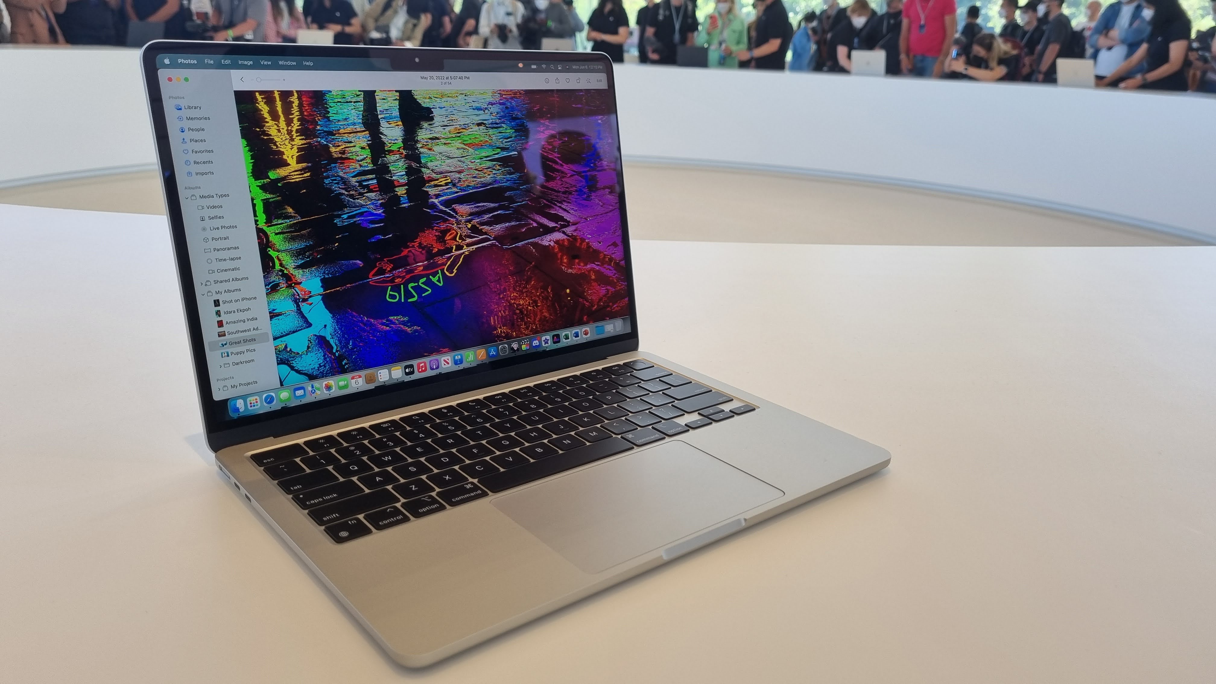 MacBook Air (M2 , 2022) в Apple Park, Купертино