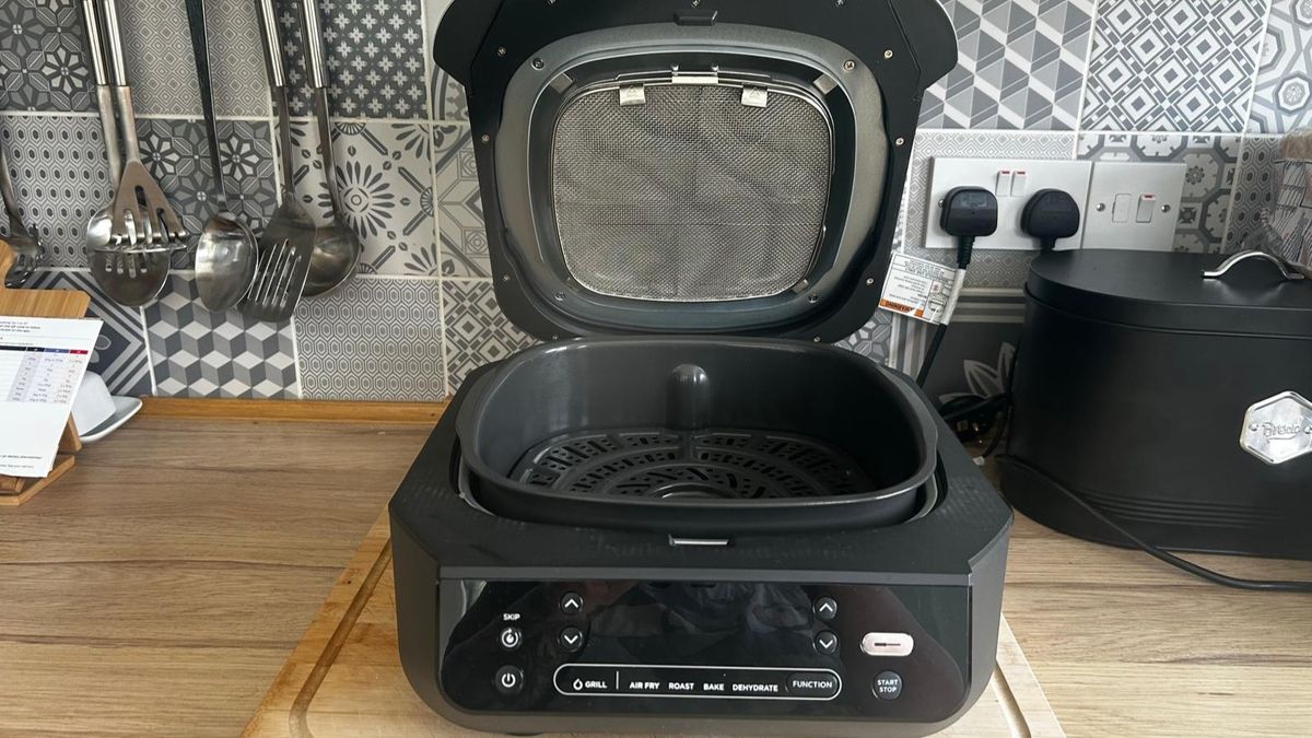 Ninja 5-in-1 Grill and Air Fryer with lid open