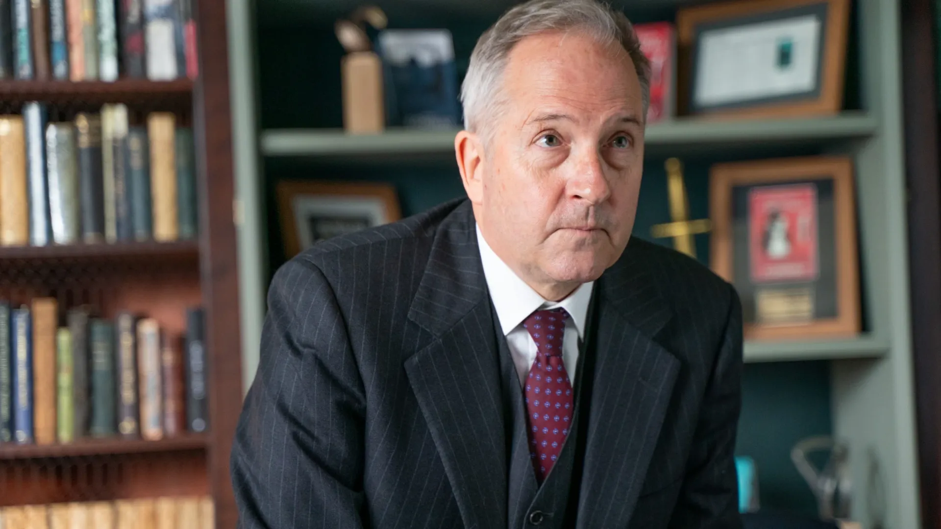 Michael Maloney as Charles Clover in Magpie Murders