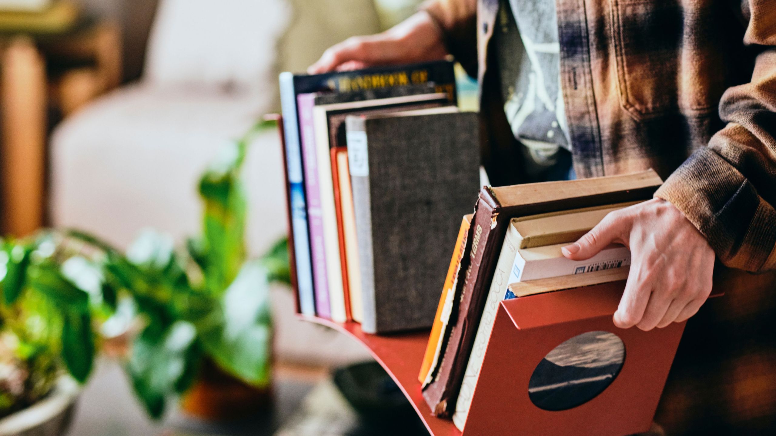 This 'Bookend' From IKEA Is a Brand New Way to Store Your Books Aesthetically in...