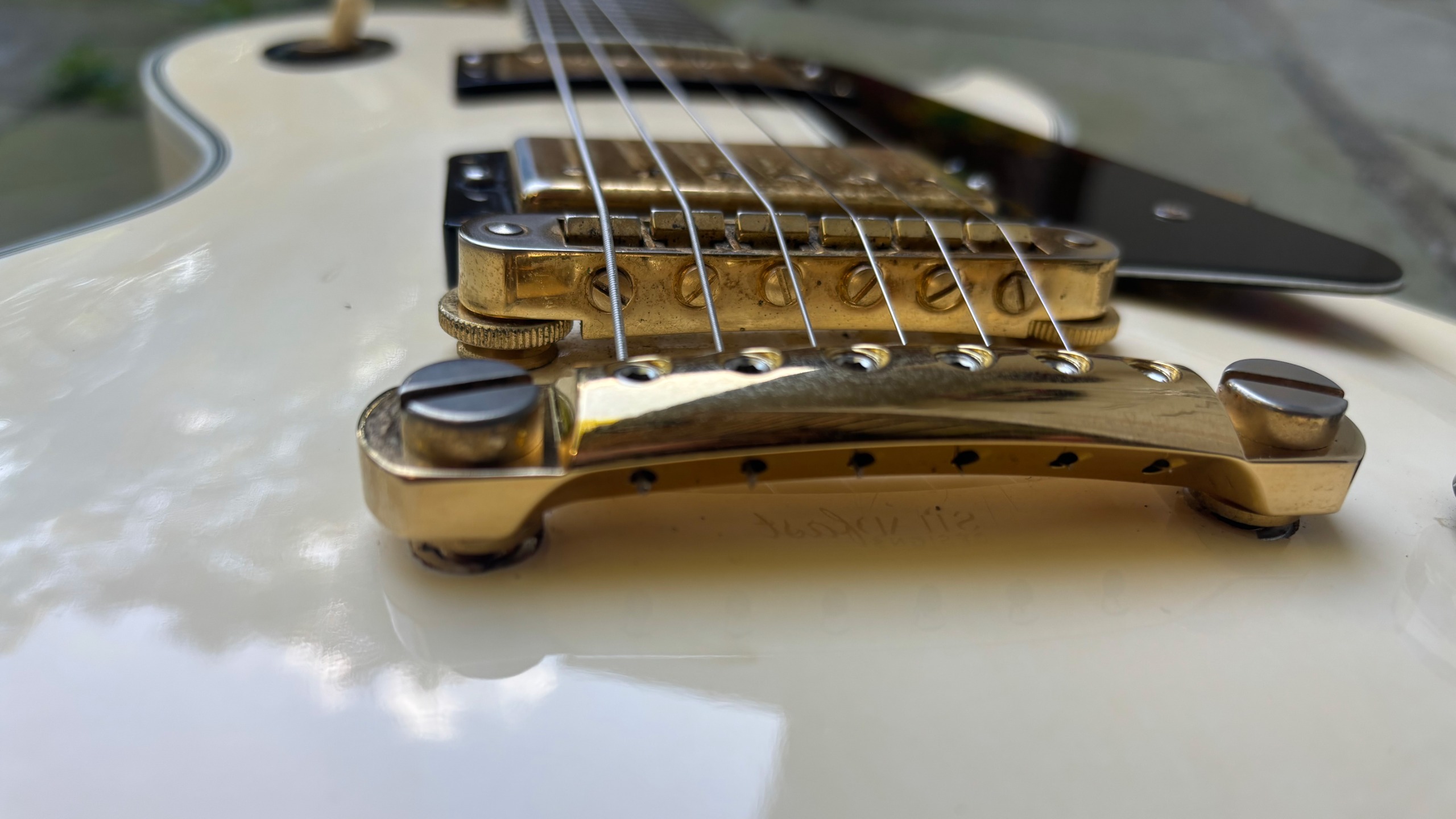 Steadfast Stopbar fitted to a Les Paul Custom guitar