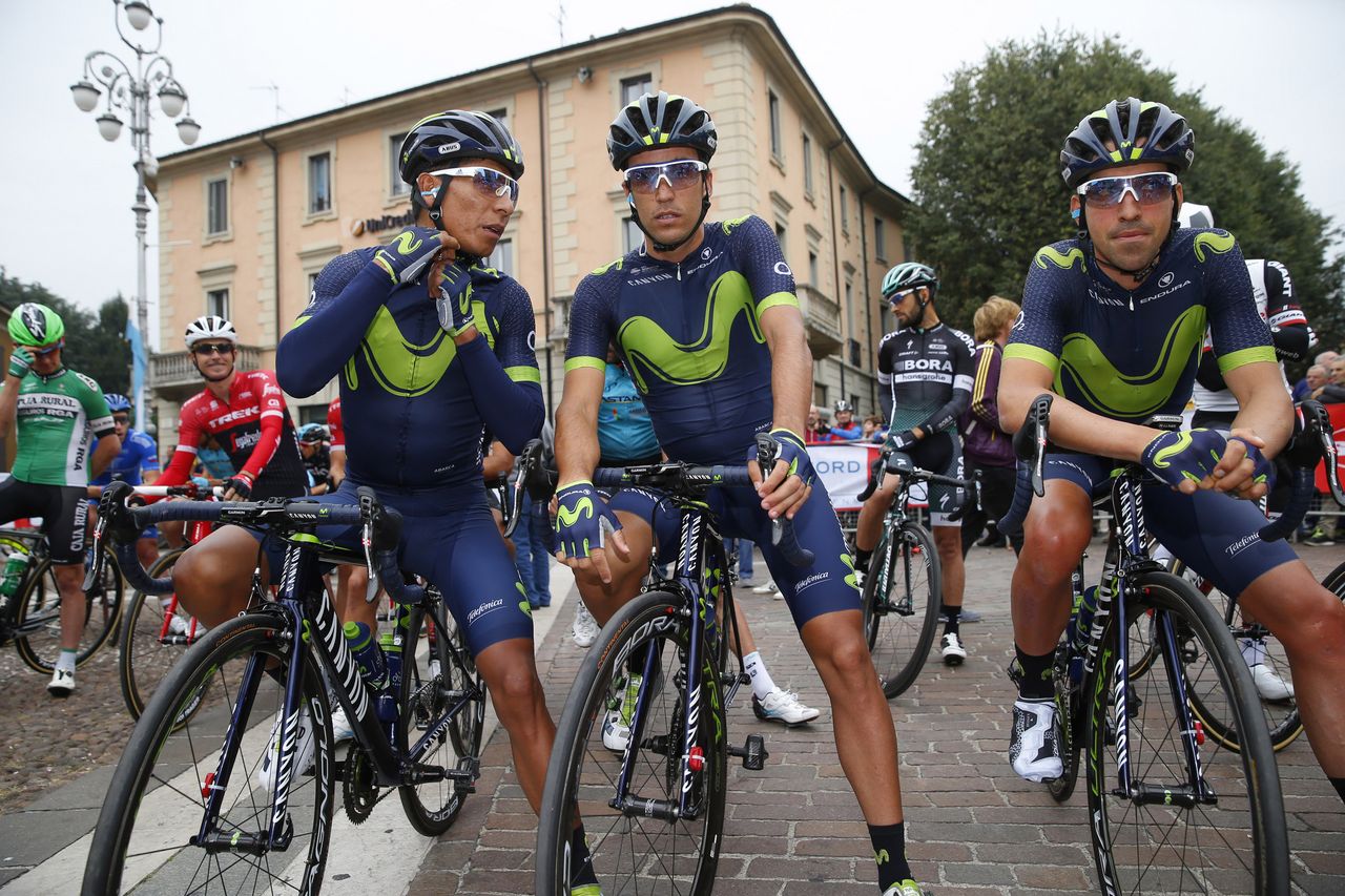 Nairo Quintana and his Movistar teammates at the start