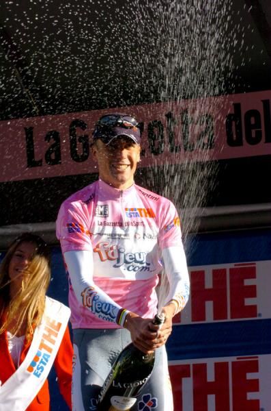 Brad McGee: just the second Australian ever to wear the maglia rosa following the 2005 prologue