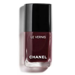 Color de uñas Chanel Le Vernis en Rouge Noir