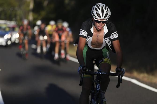 Damien Howson tried to go on his own.