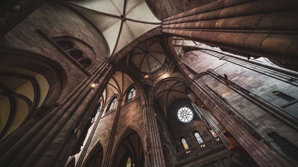 Manufacturer sample images shot with Laowa 10-18mm f/4.5-5.6 FE