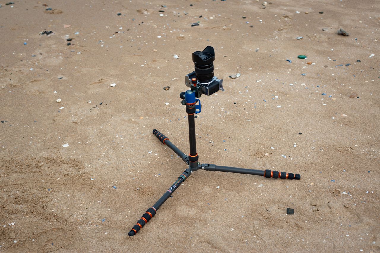 3 Legged Thing PUNKS Brian Tripod with Airhed review: image shows 3 Legged Thing PUNKS Brian Tripod with Airhed