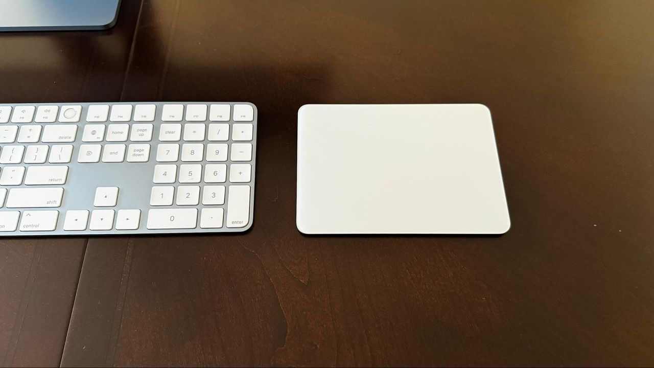 Apple iMac (2023)