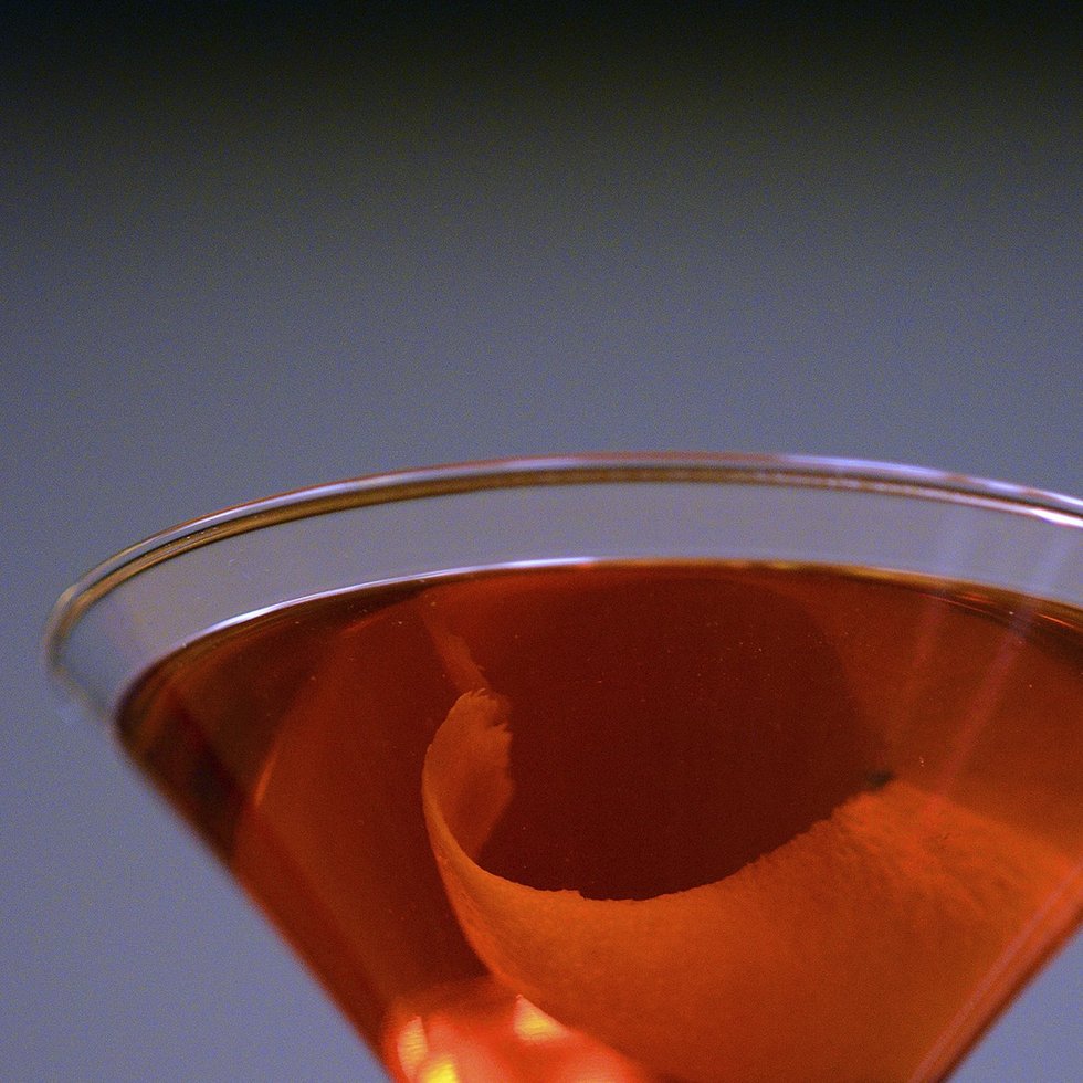 10-whisky-cocktails-every-serious-man-should-try-8-1556688204-LBuo.jpg