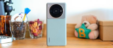 Xiaomi 12S Ultra Has the World's Largest Smartphone Camera Sensor - CNET