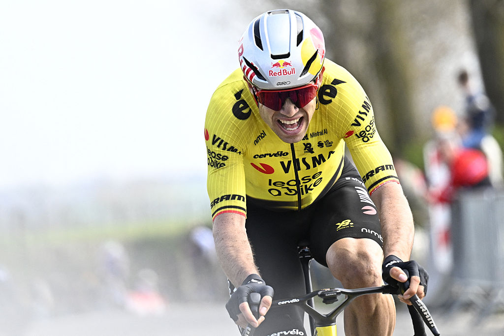 Visma Lease a Bike's Belgian rider Wout van Aert cycles during the men's elite race of the Dwars door Vlaanderen cycling event, 184.6km from Roeselare to Waregem on April 1, 2026. (Photo by JASPER JACOBS / BELGA / AFP) / Belgium OUT
