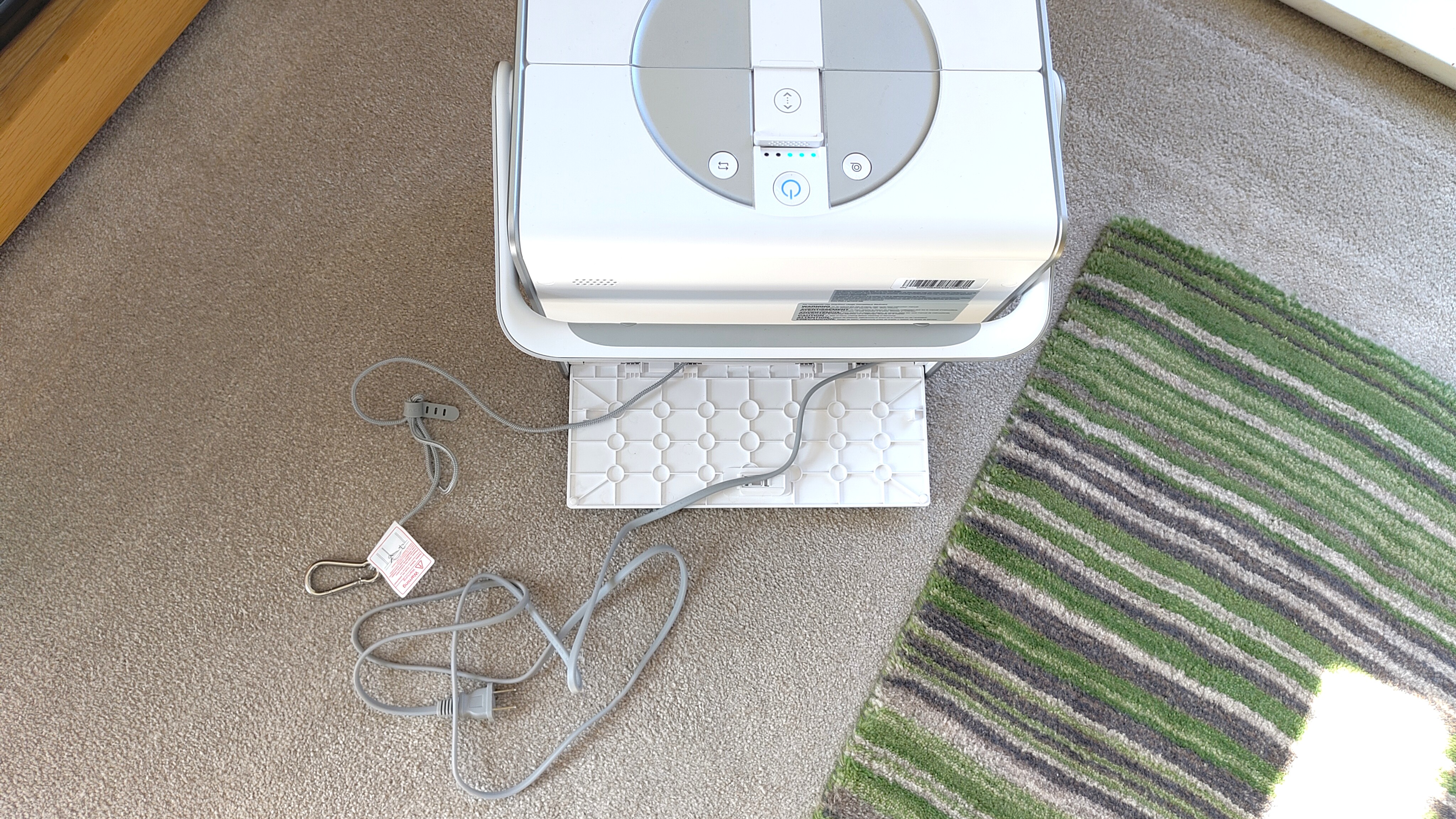 WinBot W2 Omni charging cable and tether