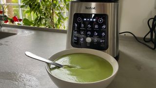 Pea and mint soup made in the Tefal Perfectmix Blender