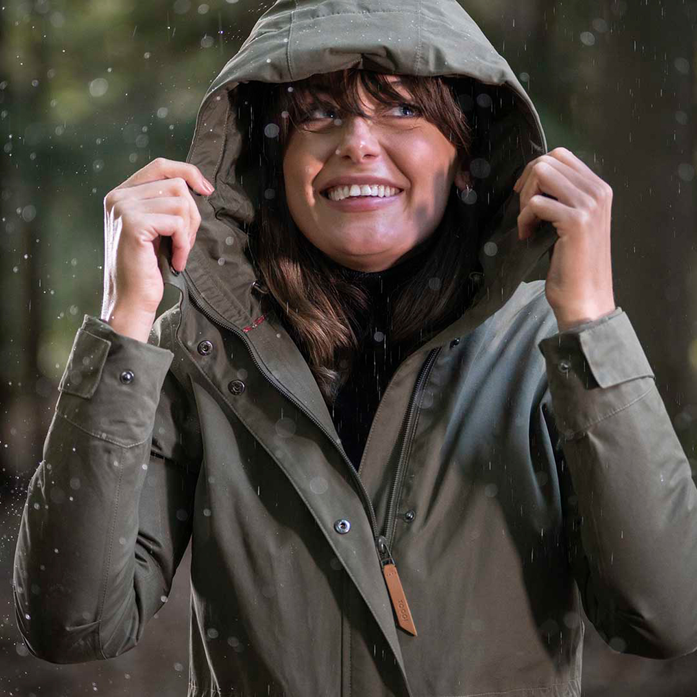 Toggi_Outdoor_Canopy_Waterproof_Coat_Green_Lifestyle_3.jpg
