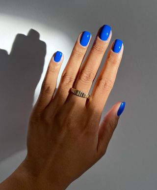 Bright summer nails blue