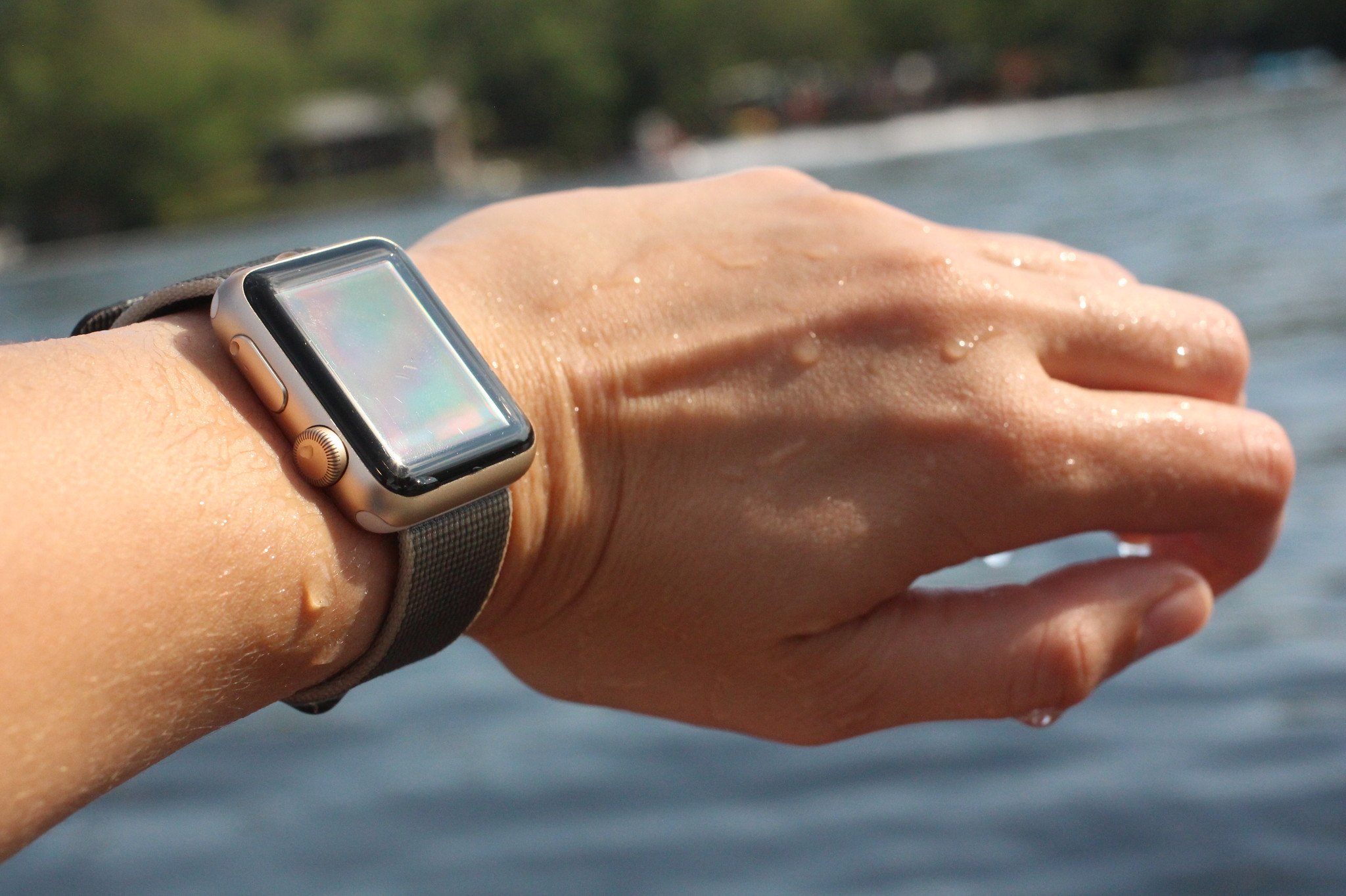 Appel watch. Apple watch. Эпл вотч на руке. Apple watch Band nylon. Смарт часы на руке девушки.