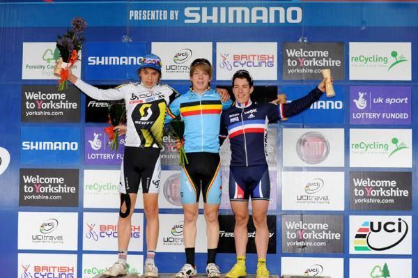 Junior men's podium: Podium: Frischknecht, Schuermans, Urruty