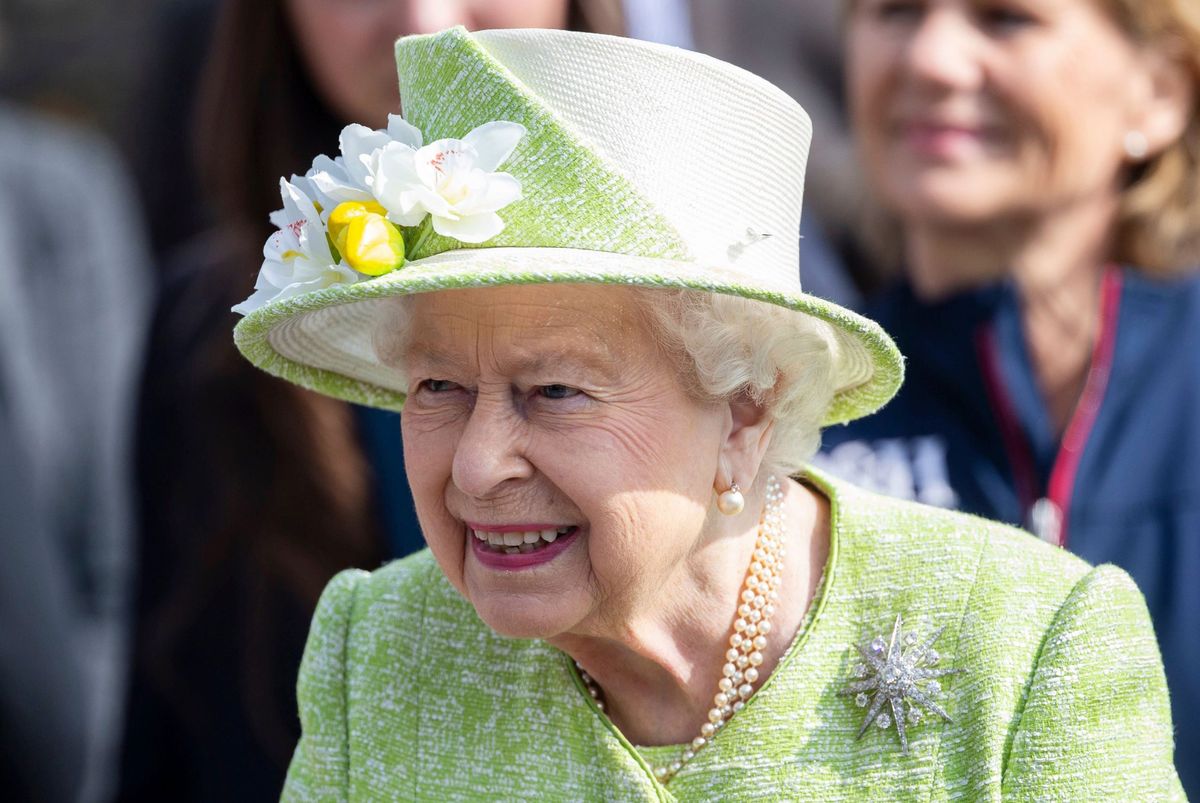 The Queen 'agrees to quit driving on public roads' after Prince Philip ...