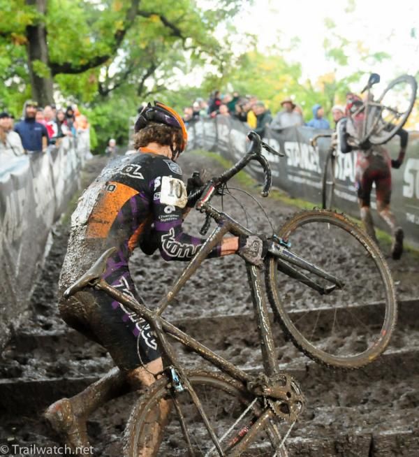 Barry Wicks (Kona) running the slippery steps