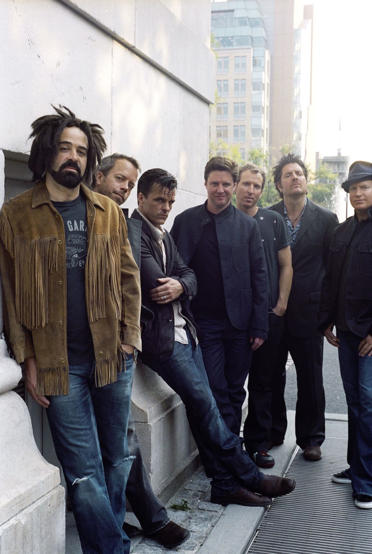 Counting Crows: alive in Wonderland Louder