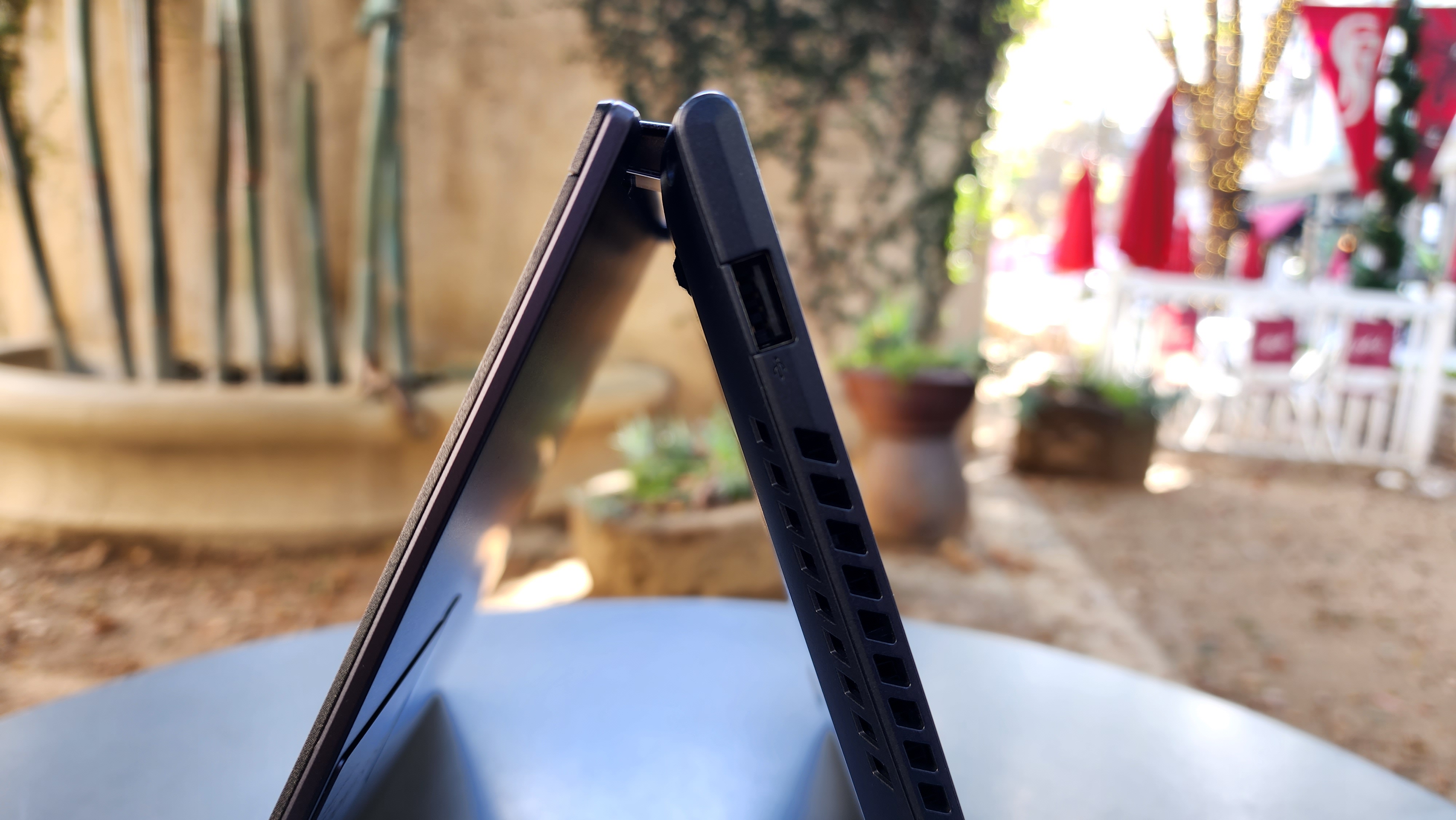 Asus Vivobook S 14 Flip hinge