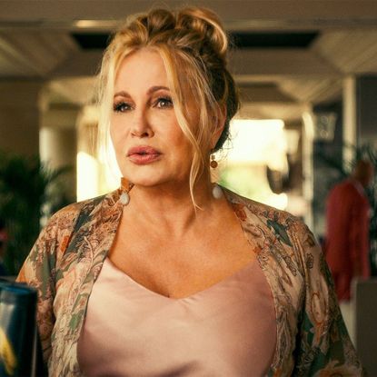 white lotus jennifer coolidge