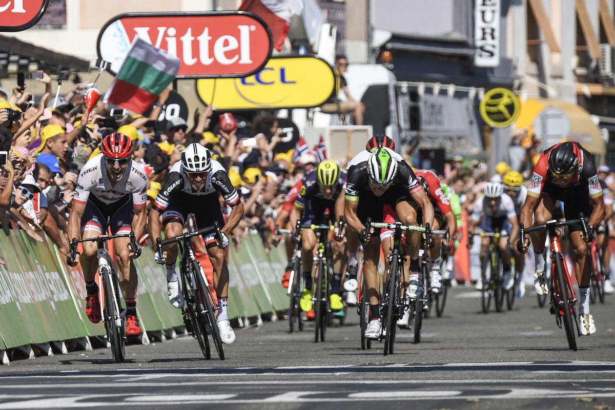 The sprinters bear down on the line during stage 16 at the Tour de France