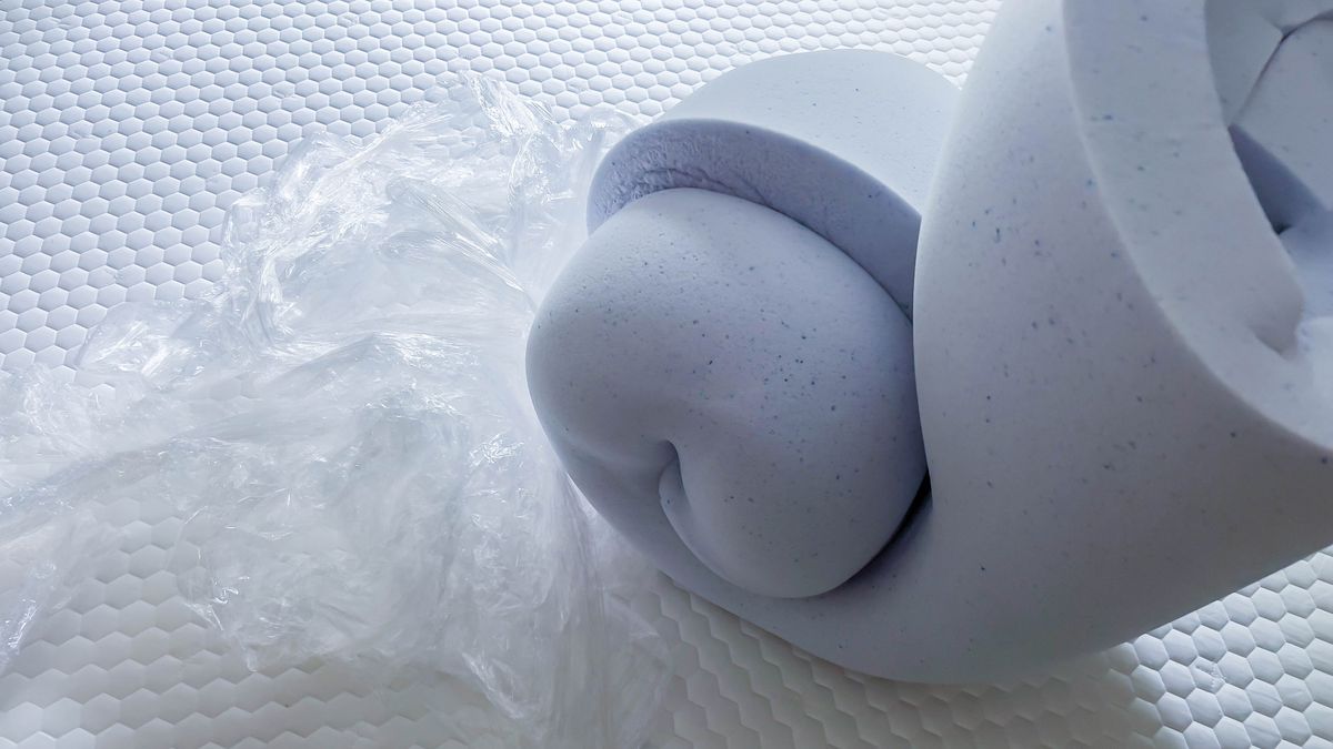 Shot of foam layer of Viscosoft Serene Hybrid mattress topper