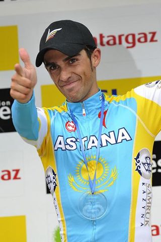 Alberto Contador (Astana) gives his trademark salute.