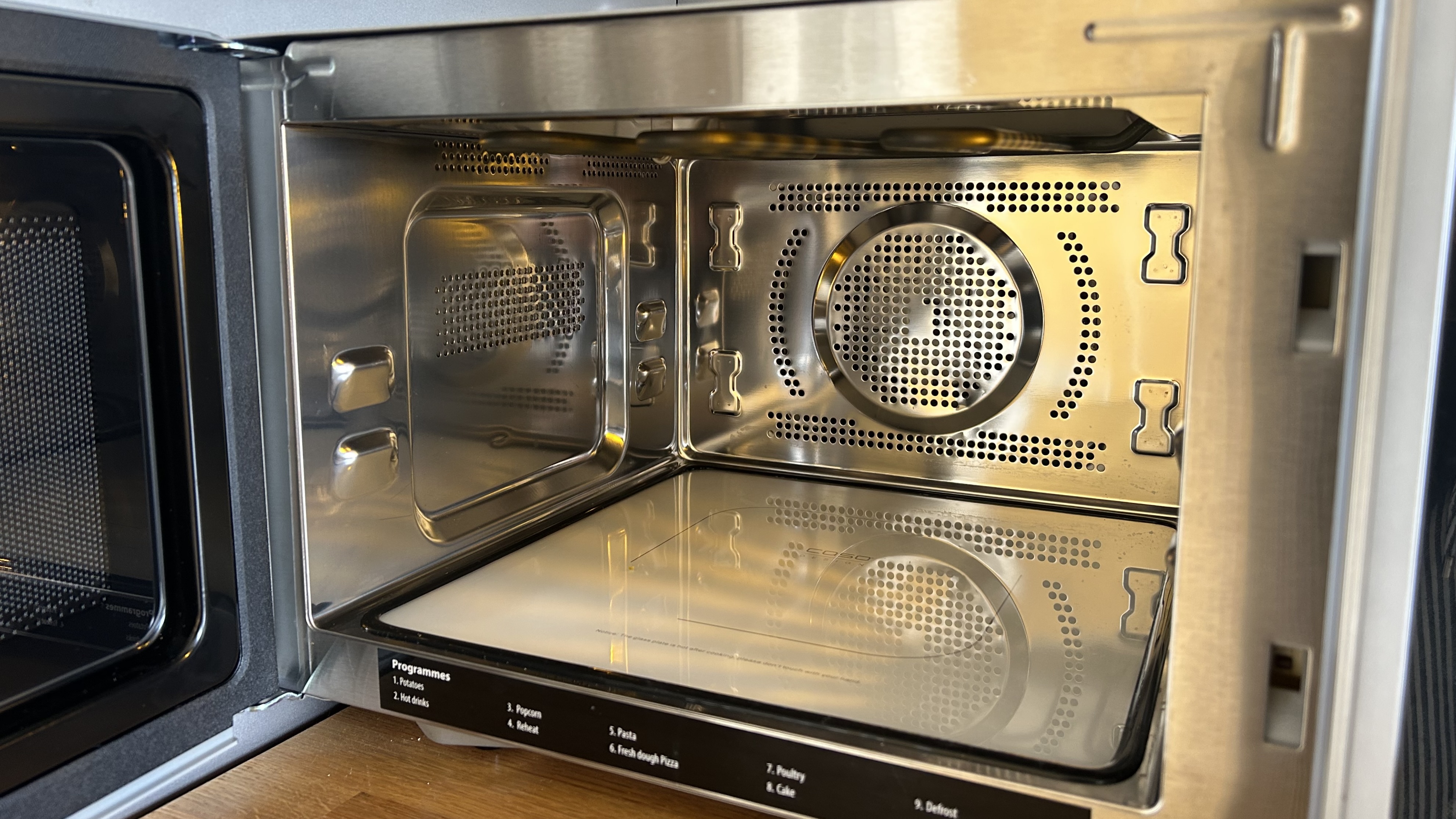 Caso MCG 25 Ceramic Chef Microwave