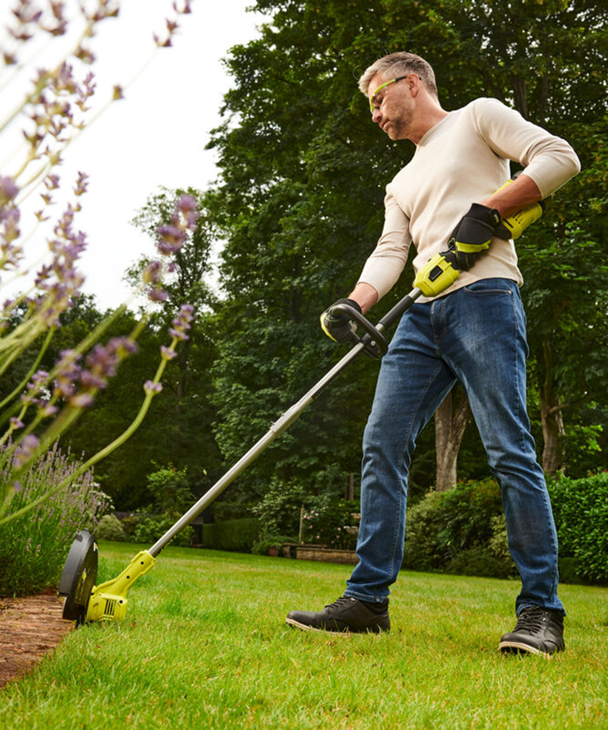 How to use a weed eater: expert tips to get a neat lawn | Gardeningetc