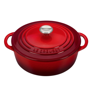 le creuset dutch oven in red