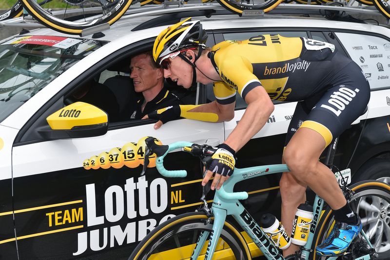 Sep Vanmarcke (LottoNL-Jumbo) with the team car