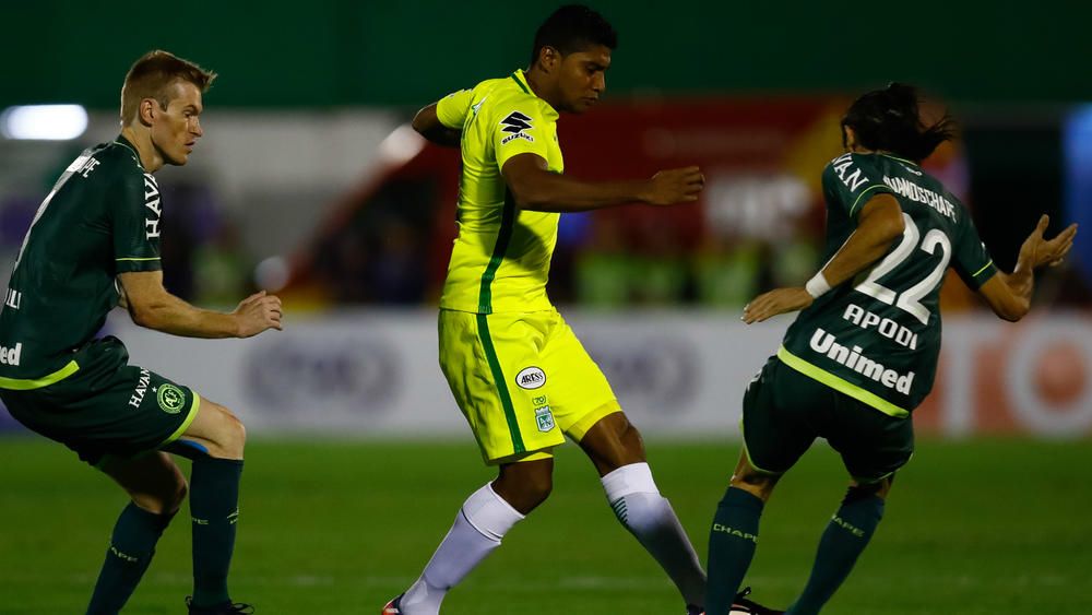 Atletico Nacional 4 Chapecoense 1 (5-3 agg): Hosts win Recopa ...