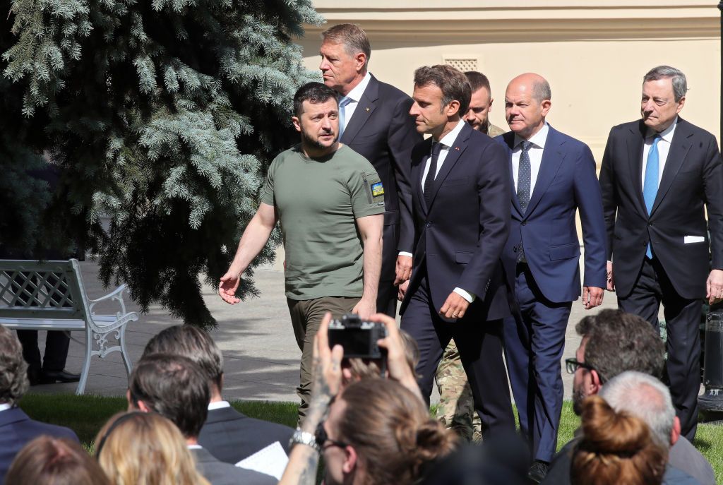 Volodymyr Zelensky, Emmanuel Macron, Olaf Scholz, Mario Draghi