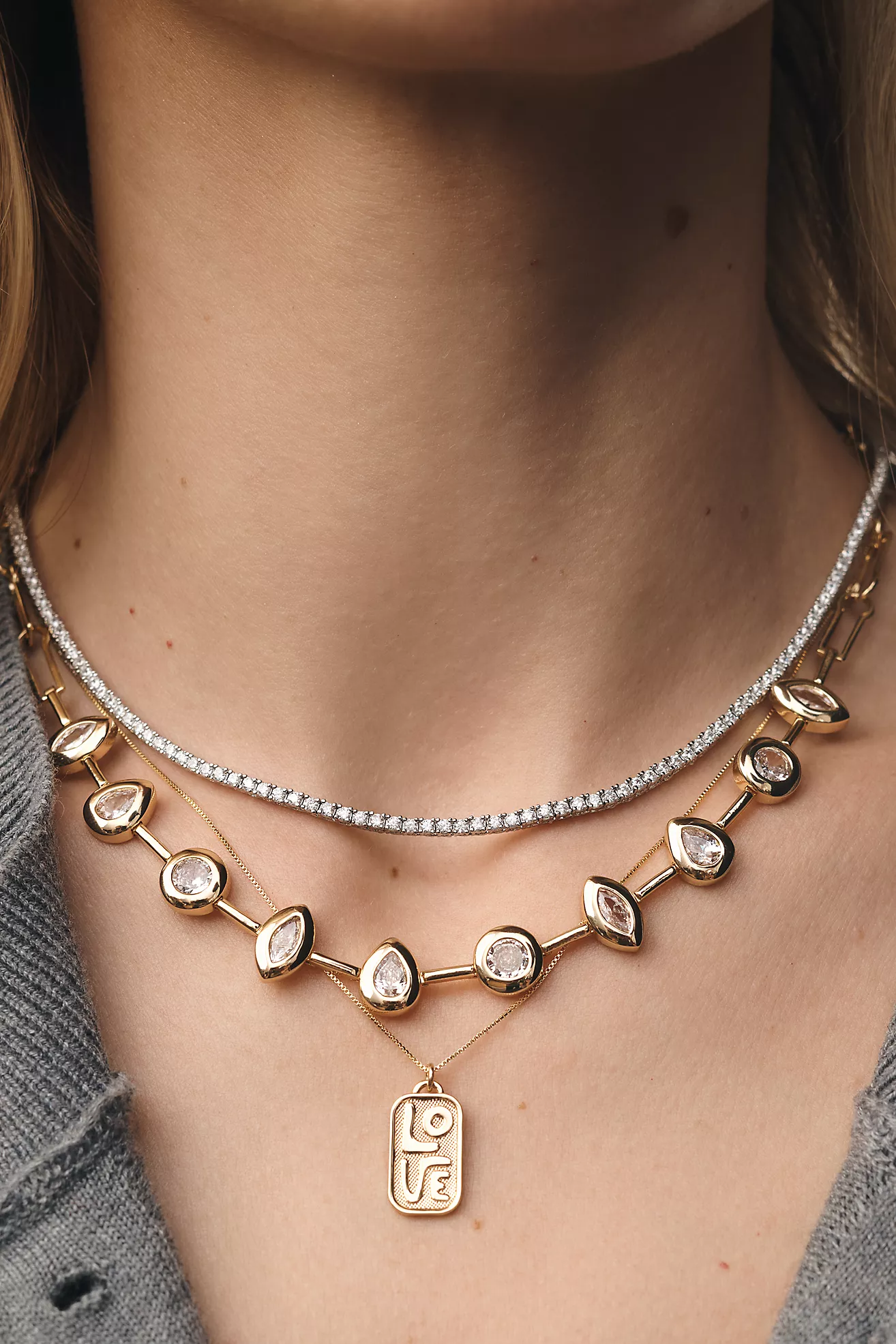 Paper roll crystal necklace