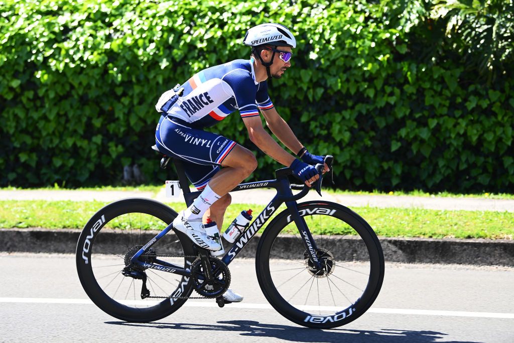 The men's elite race at the Wollongong 2022 UCI Road World Championships Sunday 25th September
