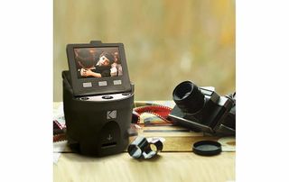 Kodak Scanza Digital Film & Slide Scanner Converts Film Negatives & Slides  to JPEG Includes Large Tilt-Up 3.5 LCD Black RODFS35 - Best Buy