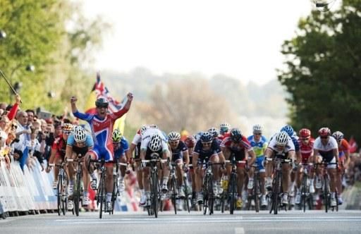 Cav begins his celebrations