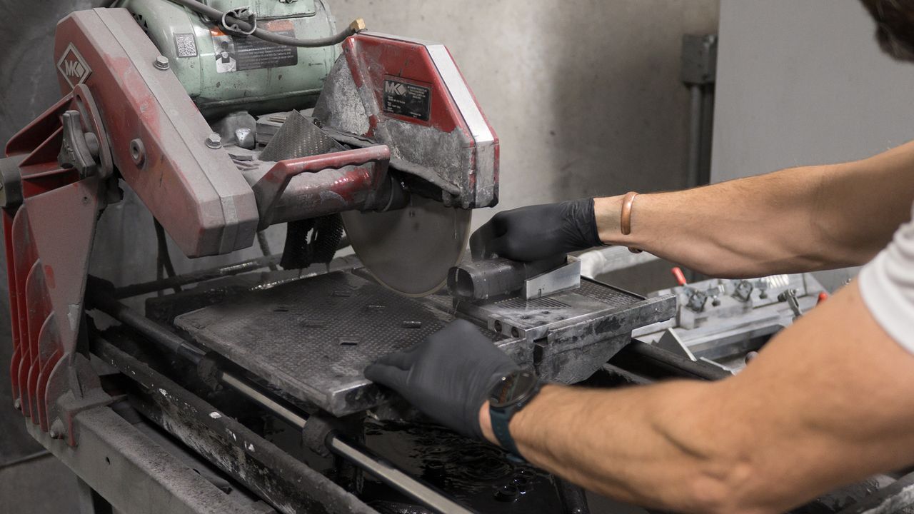 cutting a carbon fiber stem to length