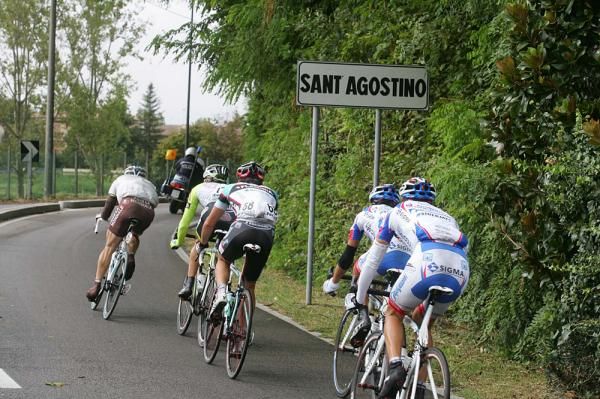 The breakaway in the Gran Premio Citt&agrave; di Modena