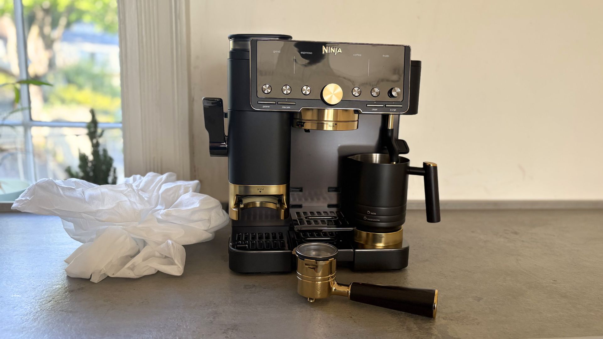 Ninja Luxe Cafe Coffee Machine with David Beckham