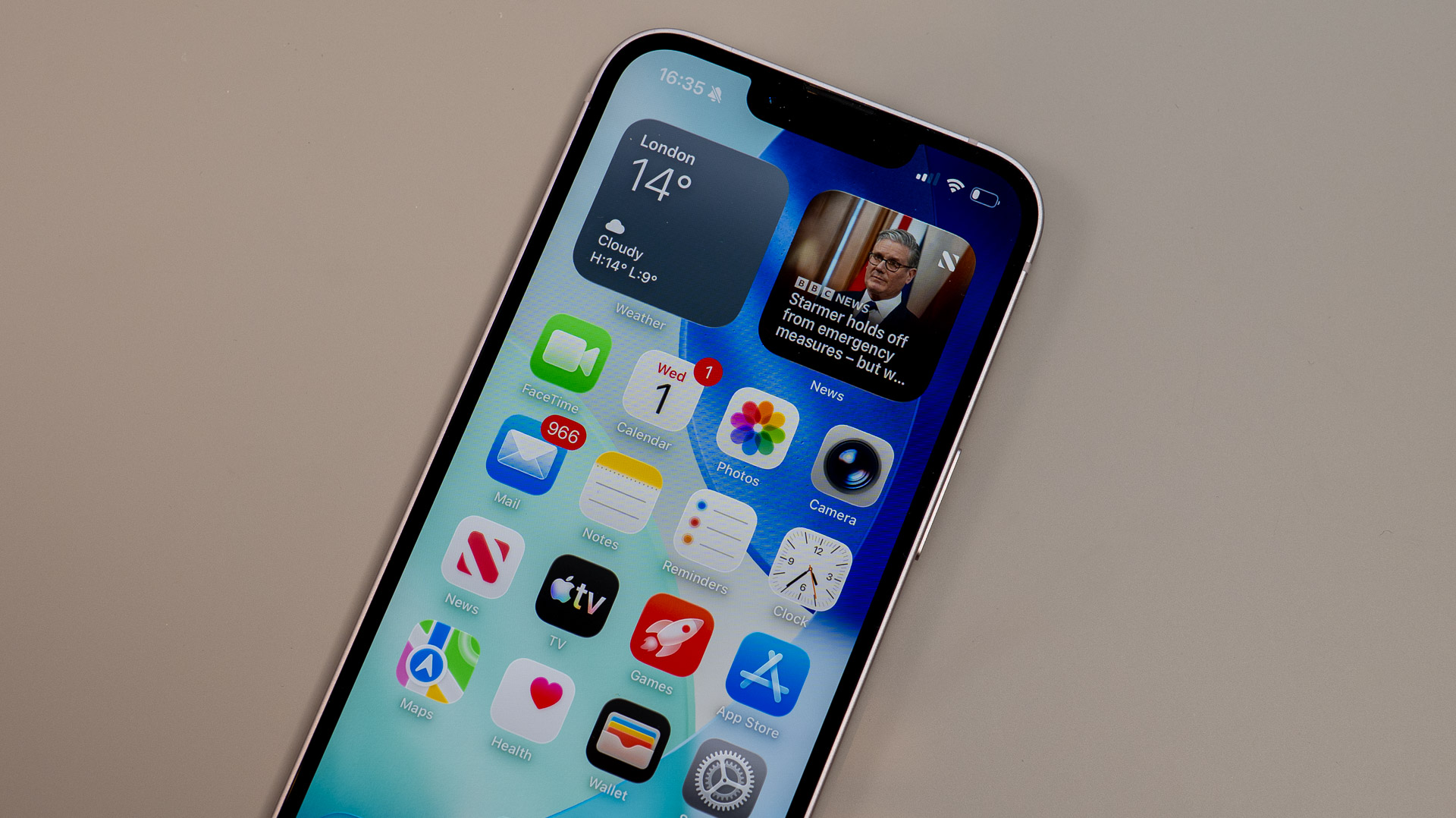 Apple iPhone 17e in pink