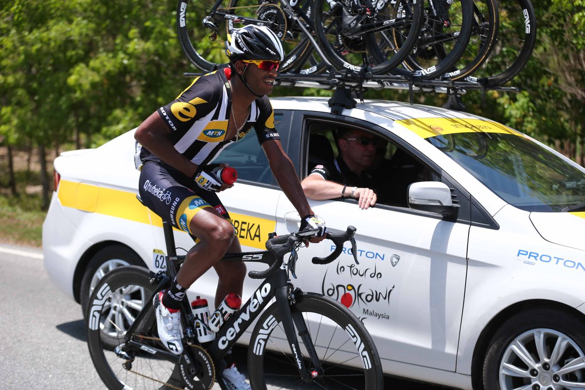 Daniel Teklehaimanot (MTN - Qhubeka) picking up bidons