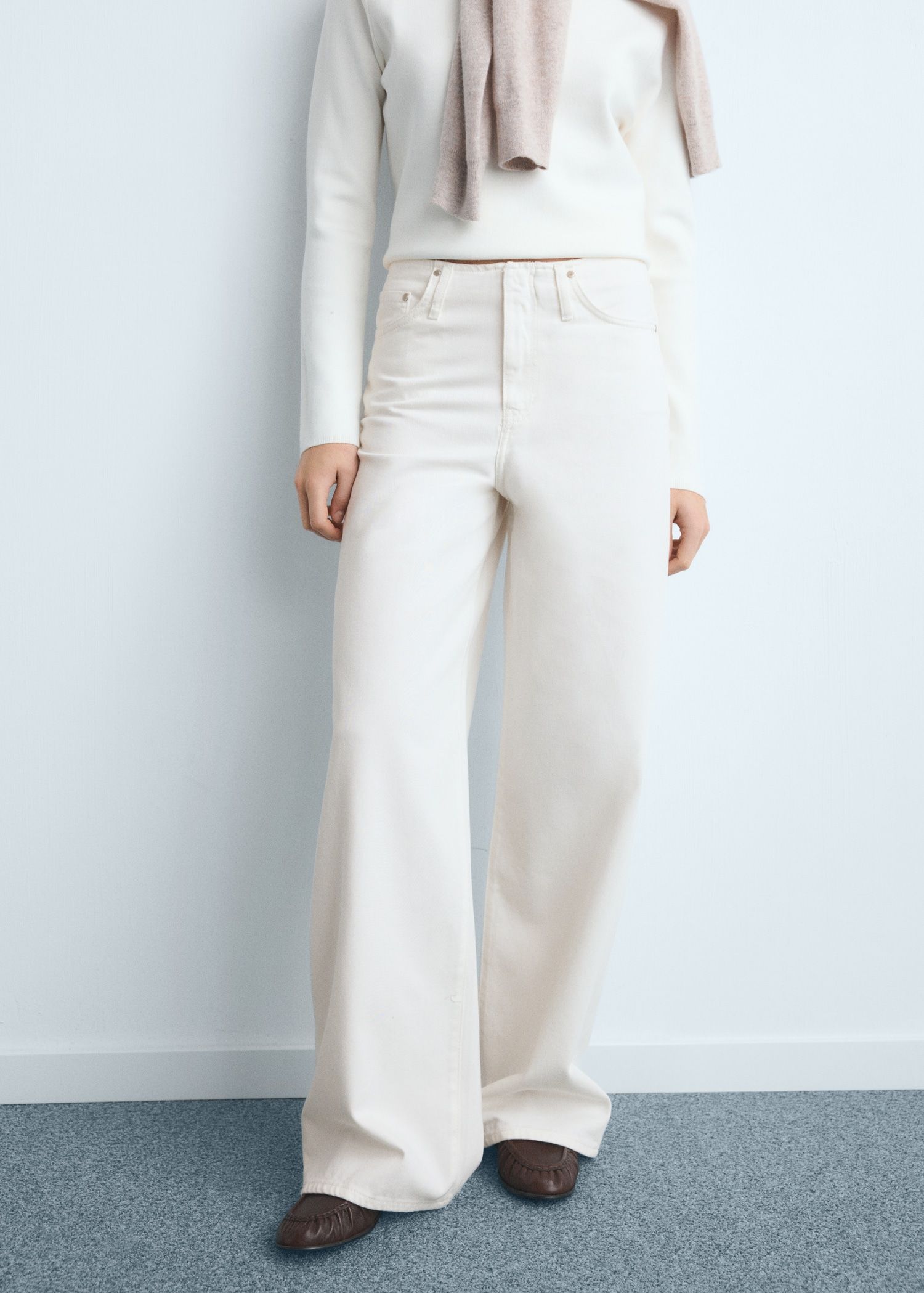 Low-Rise Wide-Leg Jeans - Women | Mango United Kingdom