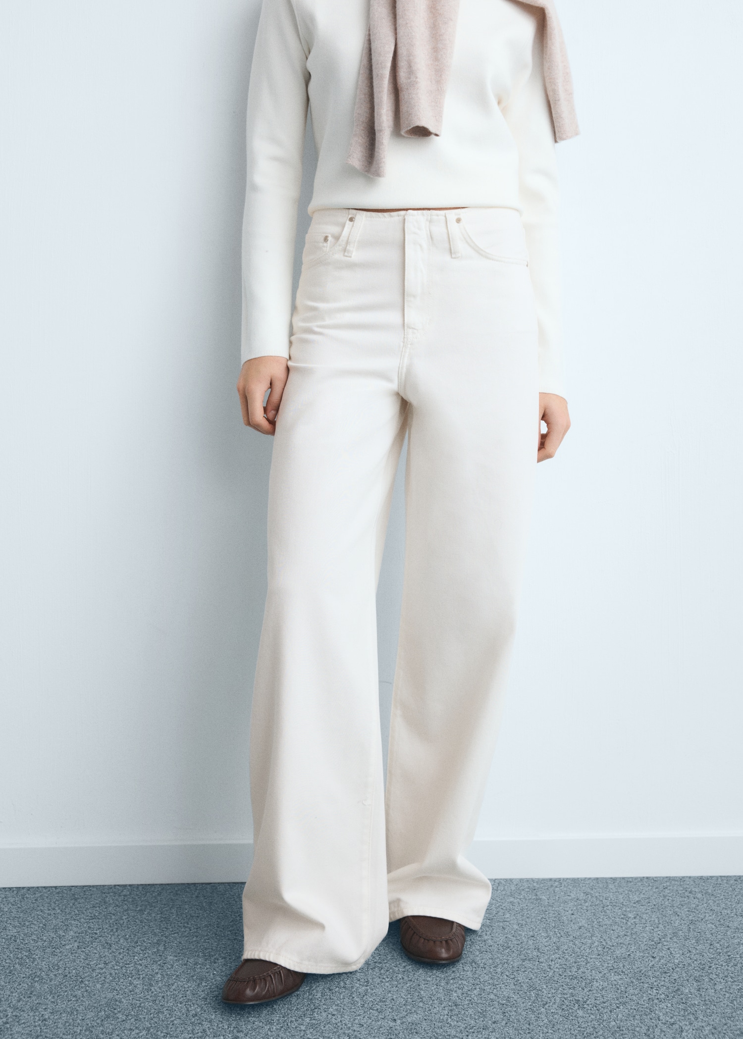 Low-Rise Wide-Leg Jeans - Women | Mango United Kingdom